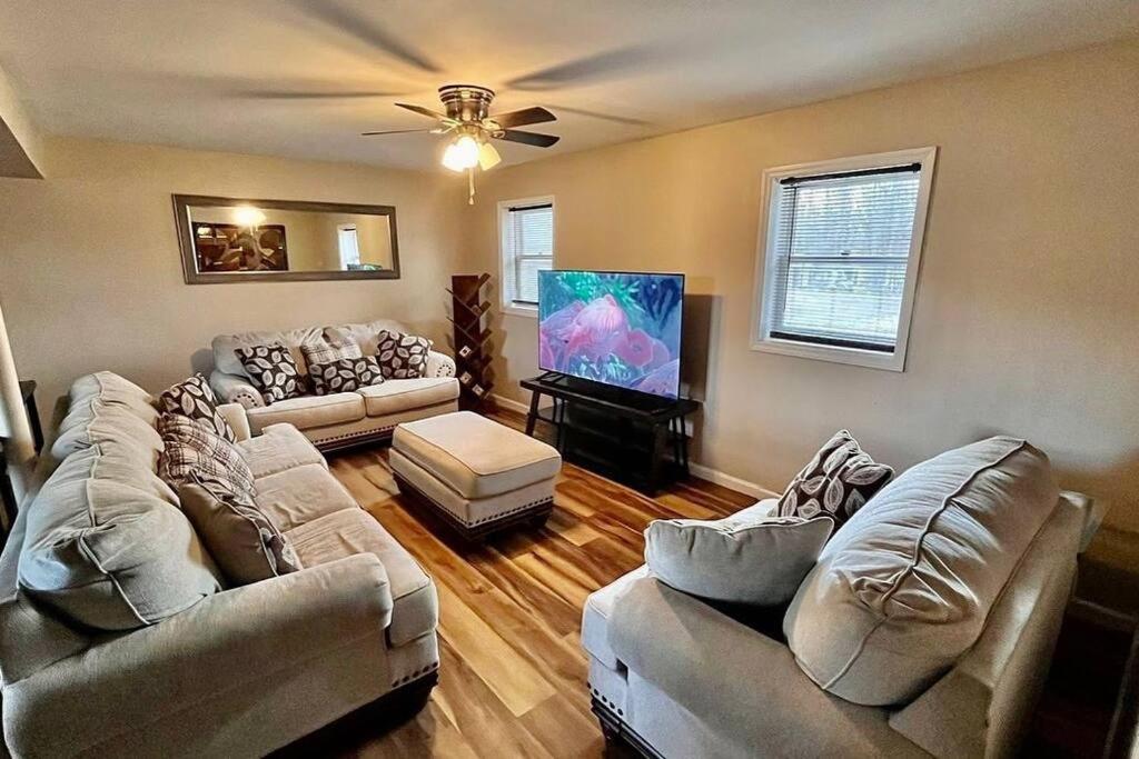 Sauna, Games,grill, View,lake,pool,tvs Holiday home *