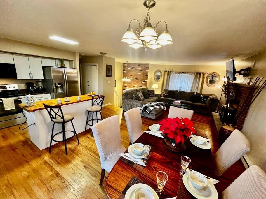 Sauna, Games,grill, View,lake,pool,tvs Holiday home Albrightsville