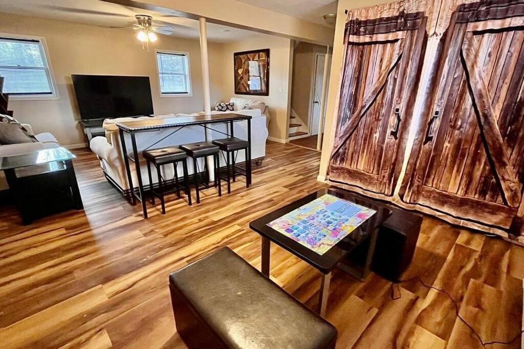 Sauna, Games,grill, View,lake,pool,tvs Holiday home *